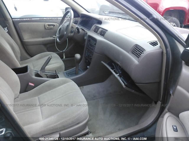 4T1BG22K31U059337 - 2001 TOYOTA CAMRY CE/LE/XLE 绿色 照片 5