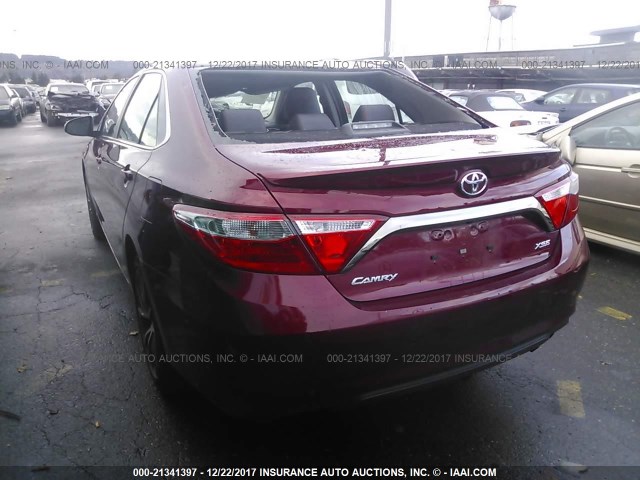 4T1BF1FK0HU656527 - 2017 TOYOTA CAMRY LE/XLE/SE/XSE Rot Foto 3