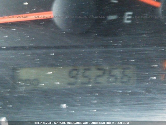 4T1BE30K62U591018 - 2002 TOYOTA CAMRY LE/XLE/SE თეთრი ფოტო 7