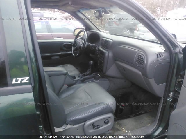 1GNDT13S922249875 - 2002 CHEVROLET TRAILBLAZER  GREEN photo 5