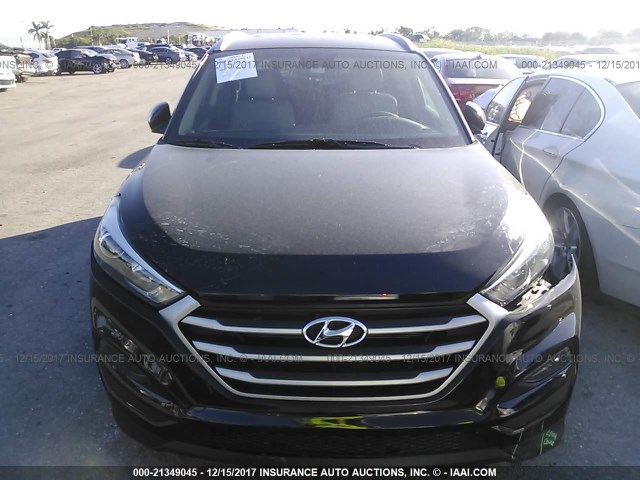 KM8J33A45HU493687 - 2017 HYUNDAI TUCSON LIMITED/SPORT AND ECO/SE BLACK photo 6