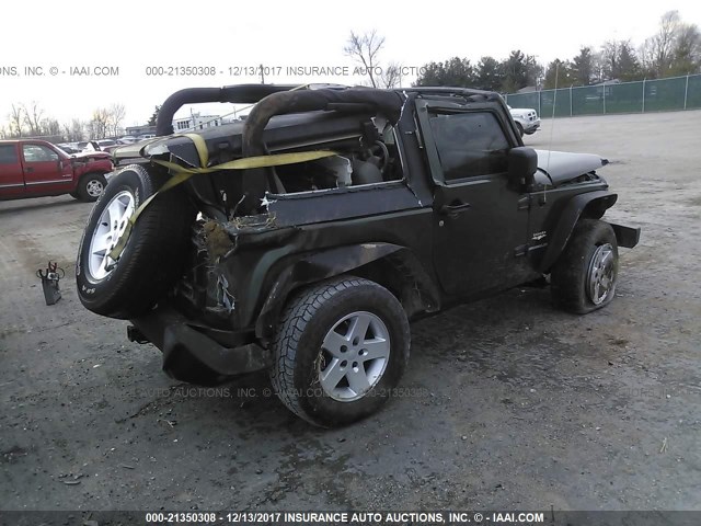 1J4FA54157L133976 - 2007 JEEP WRANGLER SAHARA GREEN photo 4