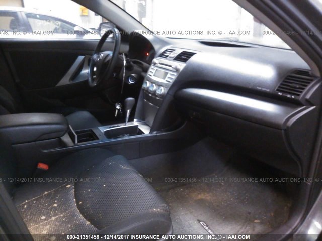 4T1BE46K77U587659 - 2007 TOYOTA CAMRY NEW GENERAT CE/LE/XLE/SE GRAY photo 5