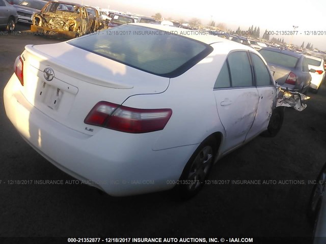 4T1BE46K89U812271 - 2009 TOYOTA CAMRY SE/LE/XLE WHITE photo 4