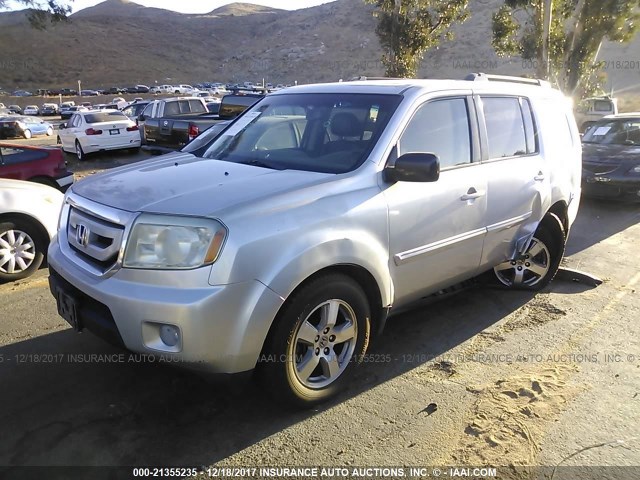 5FNYF3H64AB014367 - 2010 HONDA PILOT EXL SILVER photo 2