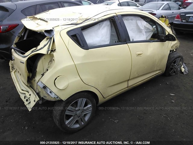 KL8CD6S99EC437154 - 2014 CHEVROLET SPARK 1LT YELLOW photo 4