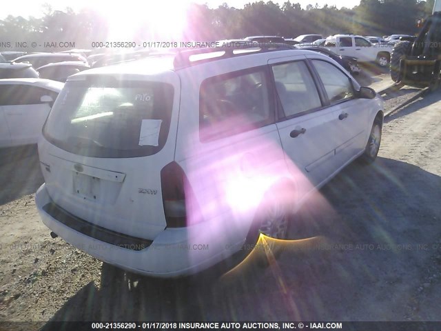 1FAFP36N85W126448 - 2005 FORD FOCUS ZXW WHITE photo 4