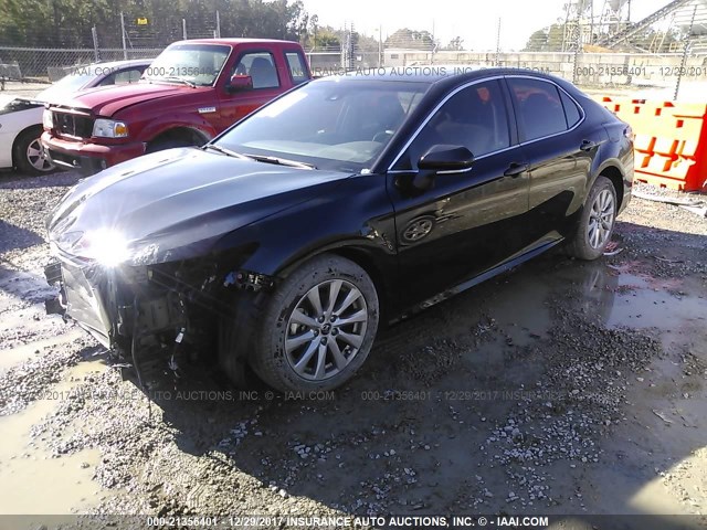 JTNB11HK9J3001354 - 2018 TOYOTA CAMRY L/LE/XLE/SE/XSE BLACK photo 2