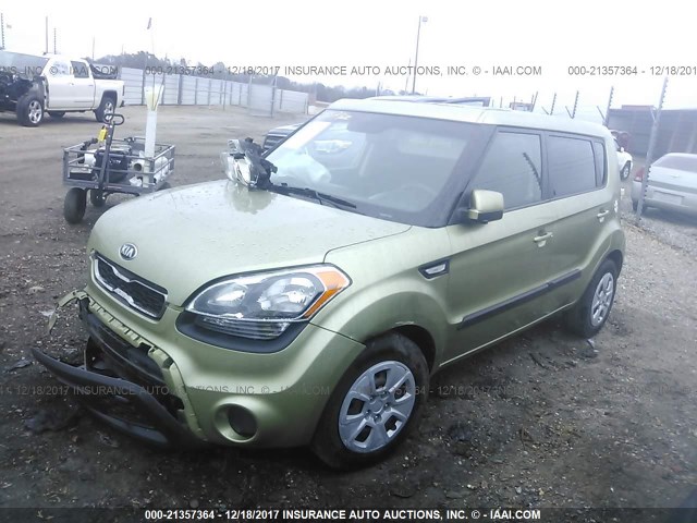 KNDJT2A57D7498888 - 2013 KIA SOUL GREEN photo 2