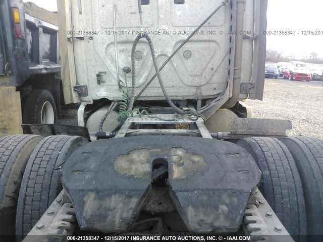 1FUJGLDR9BLAY2012 - 2011 FREIGHTLINER CASCADIA 125  Unknown photo 7
