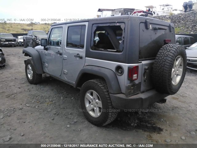 1C4BJWDG8FL556905 - 2015 JEEP WRANGLER UNLIMITE SPORT SILVER photo 3