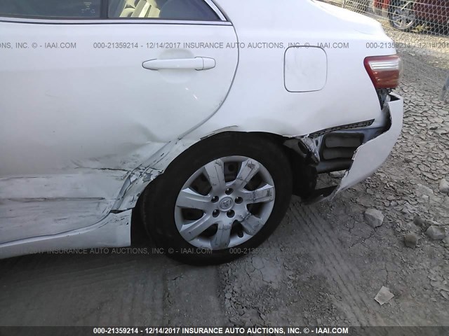 4T1BE46K19U915628 - 2009 TOYOTA CAMRY SE/LE/XLE WHITE photo 6