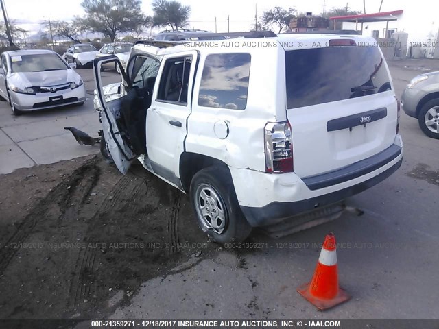 1J4NT1GB4BD245688 - 2011 JEEP PATRIOT SPORT WHITE photo 3