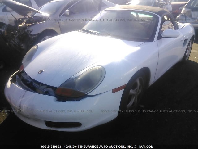 WP0CA2983XU632220 - 1999 PORSCHE BOXSTER WHITE photo 2