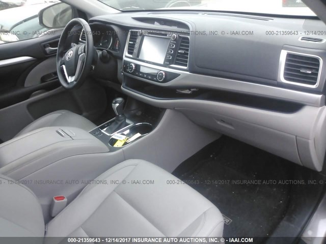 5TDJKRFHXGS250045 - 2016 TOYOTA HIGHLANDER XLE ნაცრისფერი ფოტო 5