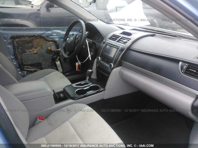 4T4BF1FK1ER341379 - 2014 TOYOTA CAMRY L/SE/LE/XLE 蓝色 照片 5
