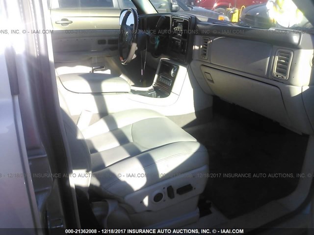 1GYEK63N16R102139 - 2006 CADILLAC ESCALADE LUXURY Gümüş foto 5