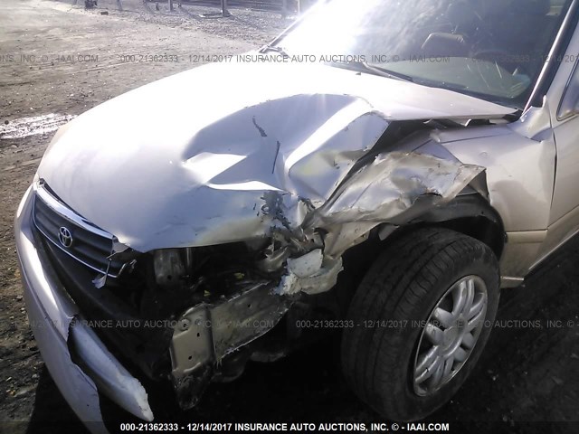 4T1BG22K71U067098 - 2001 TOYOTA CAMRY CE/LE/XLE 棕色 照片 6