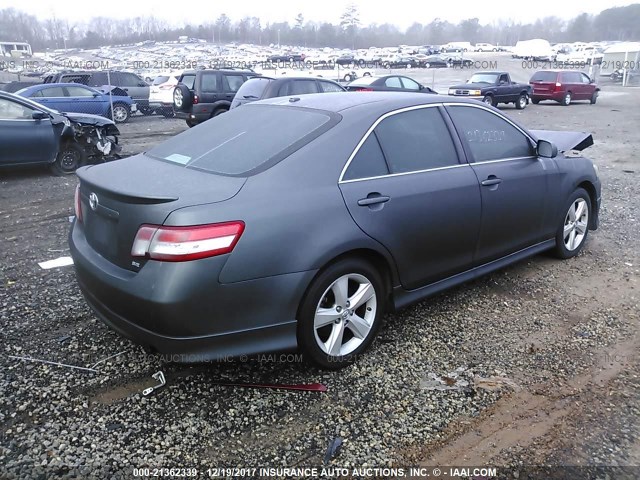 4T1BF3EK7AU106468 - 2010 TOYOTA CAMRY SE/LE/XLE GRAY photo 4