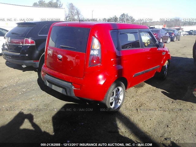 KNDJT2A20A7166793 - 2010 KIA SOUL +/!/SPORT RED photo 4