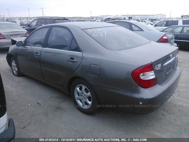 4T1BE32KX2U634546 - 2002 TOYOTA CAMRY LE/XLE/SE 灰色 照片 3