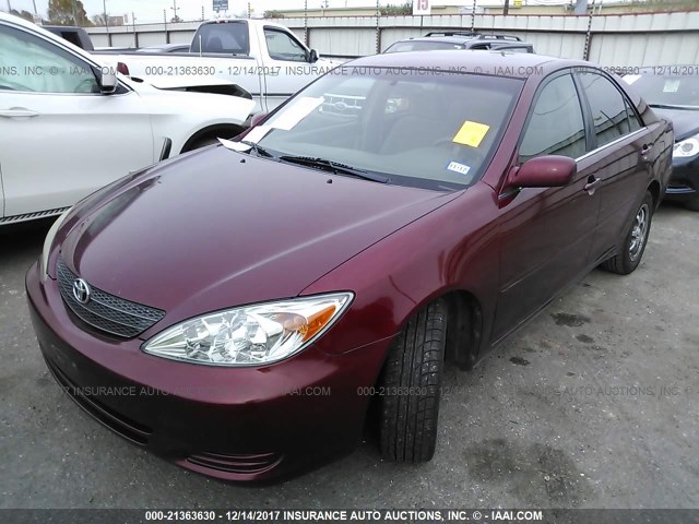 4T1BE32K94U346830 - 2004 TOYOTA CAMRY LE/XLE/SE RED photo 2