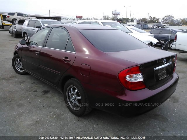 4T1BE32K94U346830 - 2004 TOYOTA CAMRY LE/XLE/SE RED photo 3