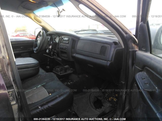 3D7KU28C04G234914 - 2004 DODGE RAM 2500 ST/SLT 栗色 照片 5