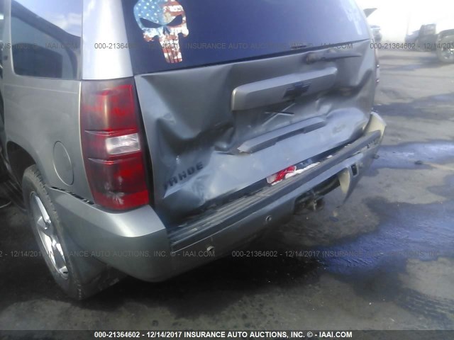 1GNFK13008R256160 - 2008 CHEVROLET TAHOE K1500 GRAY photo 6