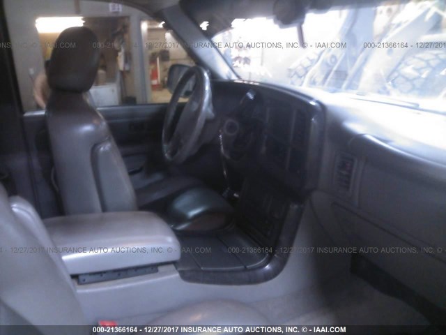 1GKEK63U85J241831 - 2005 GMC YUKON DENALI WHITE photo 5