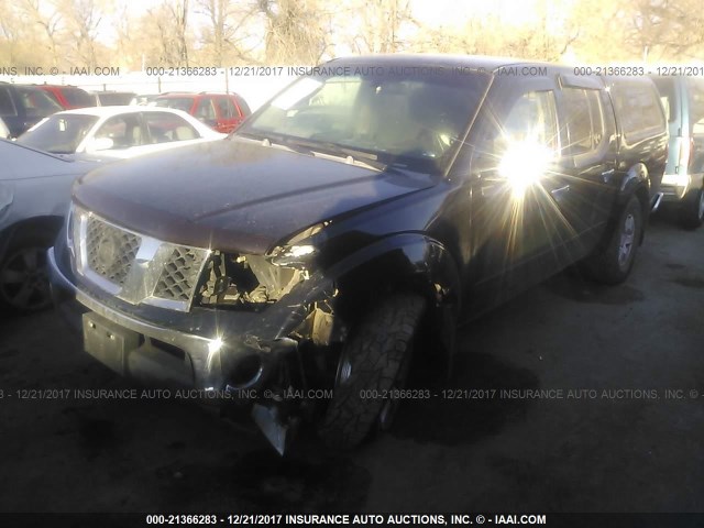 1N6AD07W86C452723 - 2006 NISSAN FRONTIER CREW CAB LE/SE/OFF ROAD BLACK photo 2