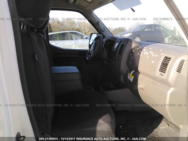 1N6AF0LY2GN816108 - 2016 NISSAN NV WHITE photo 5