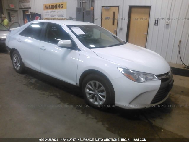 4T4BF1FK9GR566037 - 2016 TOYOTA CAMRY LE/XLE/SE/XSE თეთრი ფოტო 1