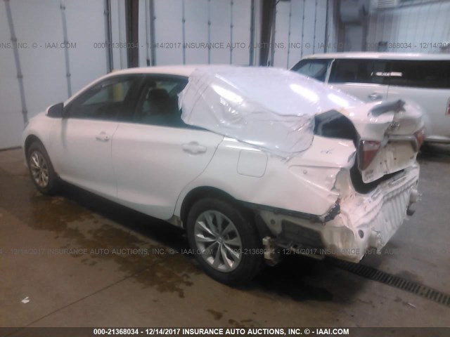 4T4BF1FK9GR566037 - 2016 TOYOTA CAMRY LE/XLE/SE/XSE თეთრი ფოტო 3