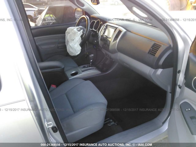 5TFLU4EN5CX040955 - 2012 TOYOTA TACOMA DOUBLE CAB ვერცხლისფერი ფოტო 5