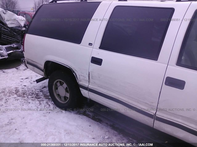 3GNEC16R6TG162666 - 1996 CHEVROLET SUBURBAN C1500 WHITE photo 6