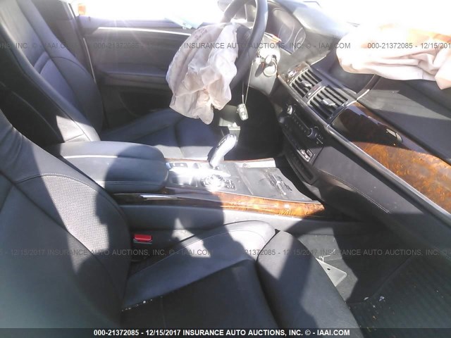 5UXZV8C51D0C16056 - 2013 BMW X5 XDRIVE50I SILVER photo 5