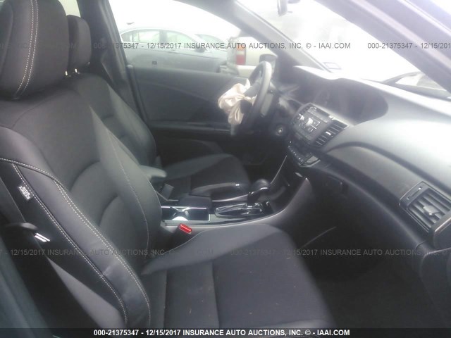 1HGCR2F57HA077196 - 2017 HONDA ACCORD SPORT შავი ფოტო 5