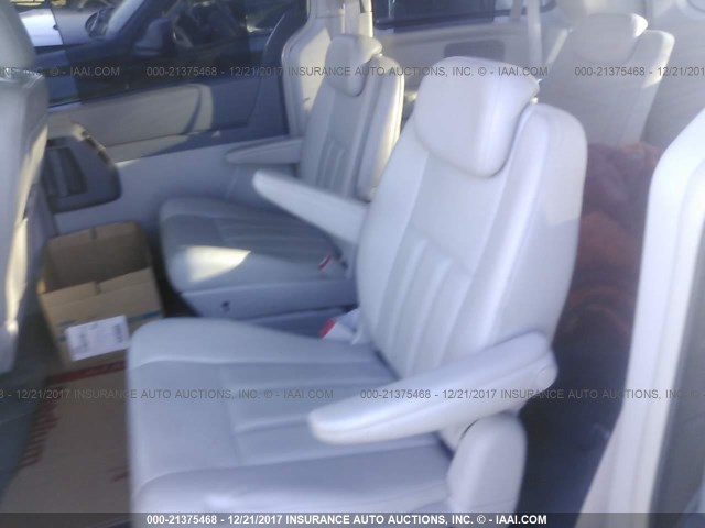 2A8HR54119R616147 - 2009 CHRYSLER TOWN & COUNTRY TOURING TAN photo 8