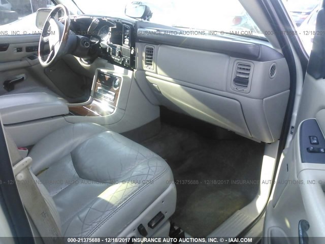 1GYEK63N43R221542 - 2003 CADILLAC ESCALADE LUXURY 白色 照片 5