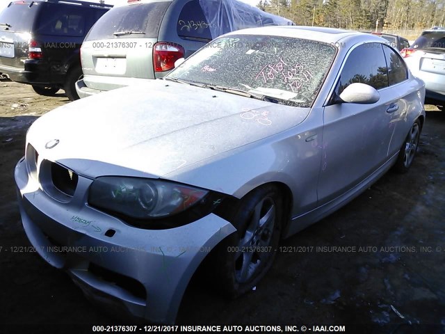 WBAUC73519VK79528 - 2009 BMW 135 I SILVER photo 2