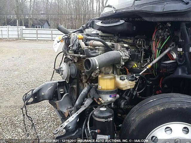 1FUJGLDR6DSBW6880 - 2013 FREIGHTLINER CASCADIA 125  WHITE photo 9