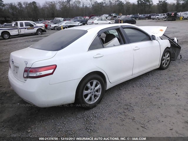 4T1BF3EK8AU535621 - 2010 TOYOTA CAMRY SE/LE/XLE WHITE photo 4