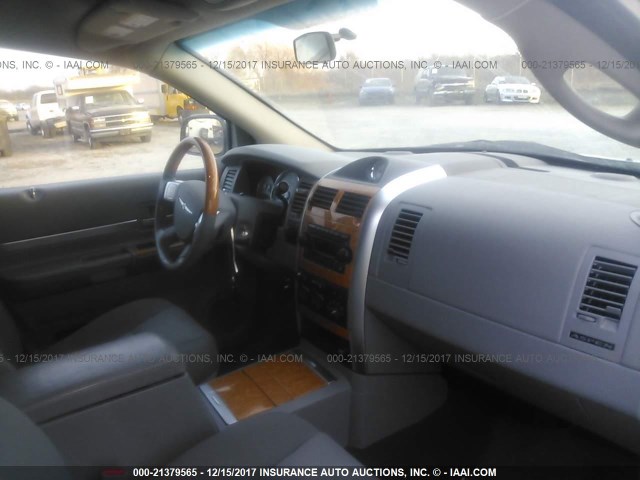 1A8HW58P97F525073 - 2007 CHRYSLER ASPEN LIMITED SILVER photo 5