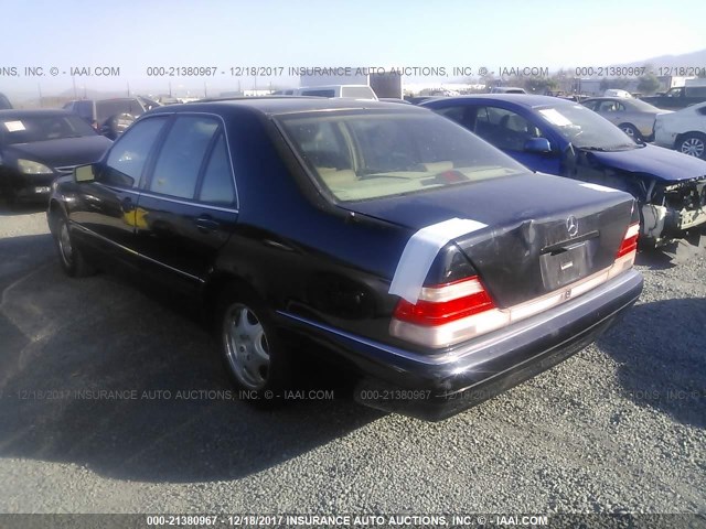 WDBGA32G0XA432386 - 1999 MERCEDES-BENZ S 320W BLACK photo 3