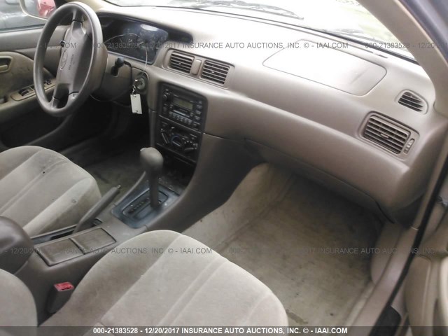 4T1BG22KXXU606953 - 1999 TOYOTA CAMRY CE/LE/XLE GOLD photo 5