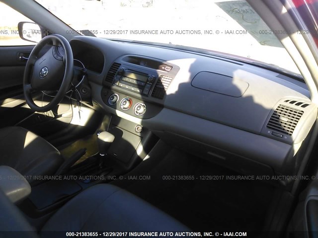 4T1BE32K75U018632 - 2005 TOYOTA CAMRY LE/XLE/SE RED photo 5