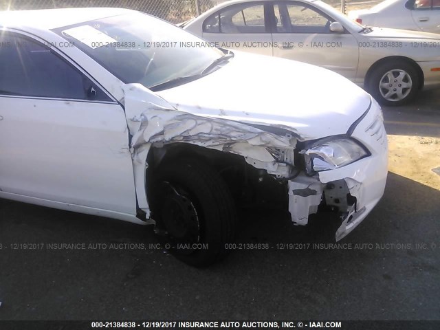 4T4BE46K89R106231 - 2009 TOYOTA CAMRY SE/LE/XLE WHITE photo 6