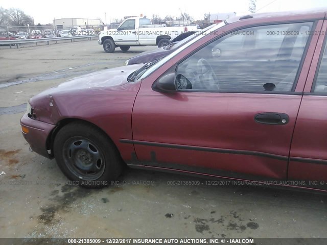 1Y1SK5267VZ439230 - 1997 GEO PRIZM LSI RED photo 6