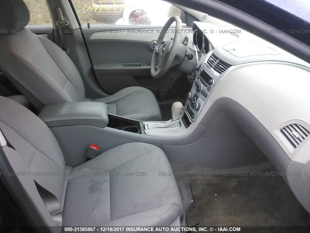 1G1ZB5E14BF179250 - 2011 CHEVROLET MALIBU LS ლურჯი ფოტო 5